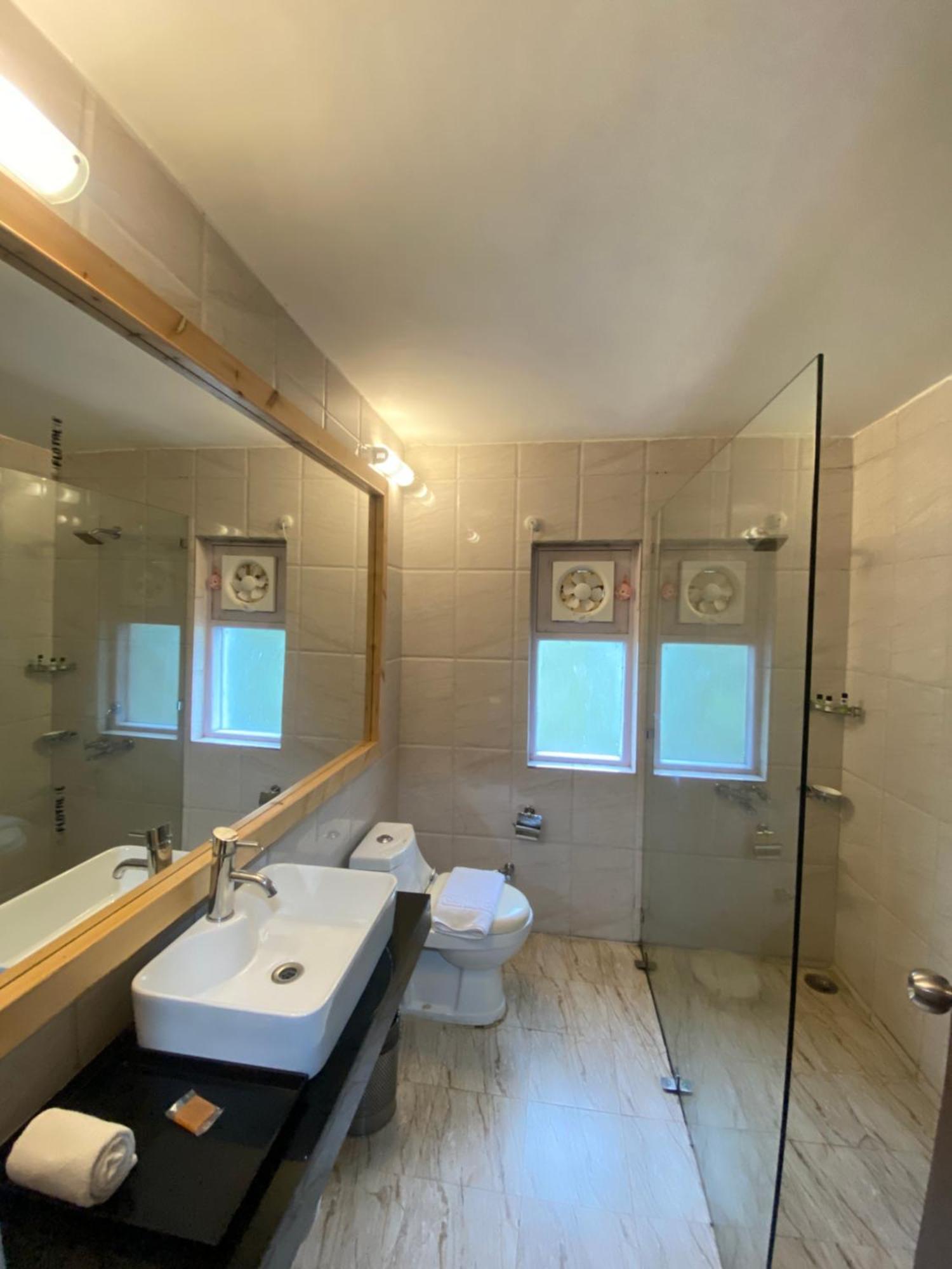 Oakwood Hamlet Resort Shimla Bagian luar foto